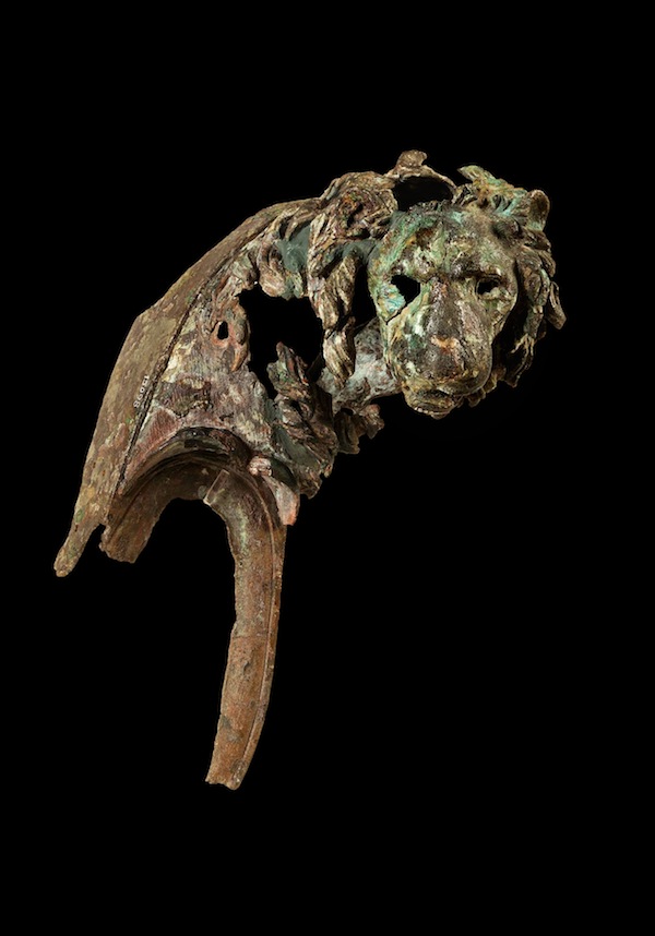 K* LifestyleLeadership karin-linxweiler.ch AntikenmuseumBaselCH DerVersunkeneSchatz SchiffswrackVonAntikythera KlinendekorLoewe © K.Xenikakis NationalArchaeologicalMuse