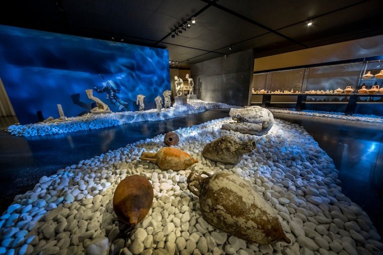 K* LifestyleLeadership karin-linxweiler.ch AntikenmuseumBaselCH DerVersunkeneSchatz SchiffswrackVonAntikythera Expo 3 © K.Xenikakis NationalArchaeologicalMuseum Athens